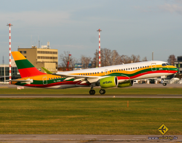 Airbus A220-300